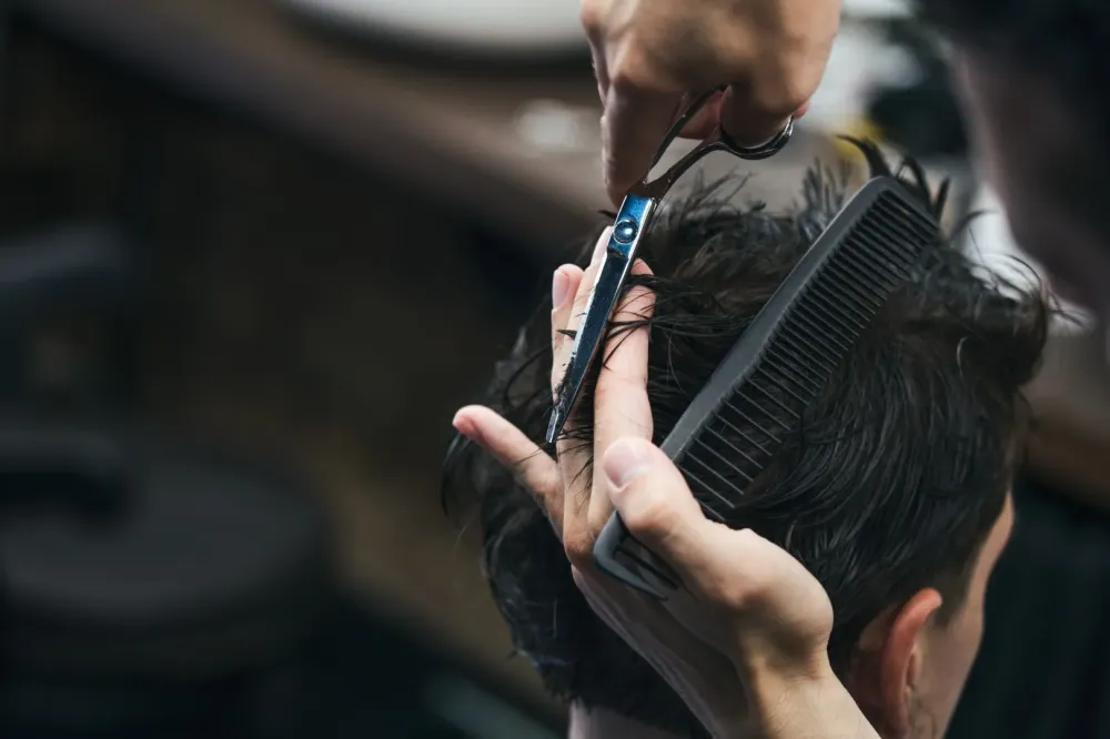 Coupe homme près de Hillion